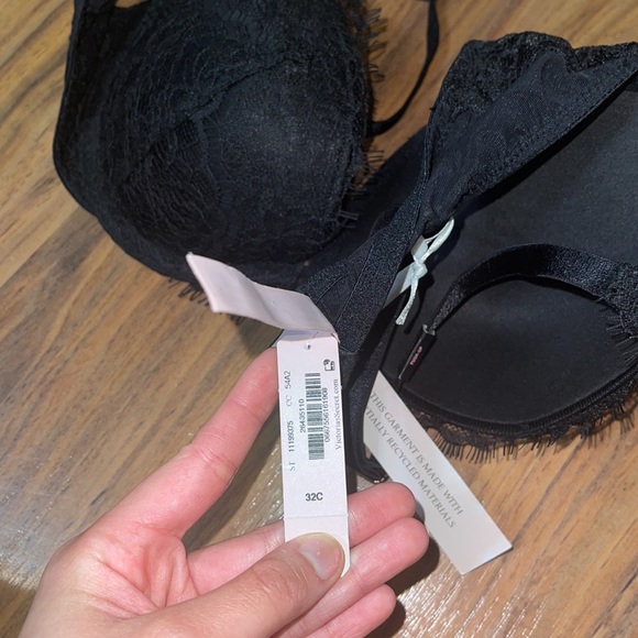 VICTORIA SECRET UNDERGARMENTS - Picture 4 of 5